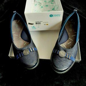 B Zees Navy Athletic Sole Flats